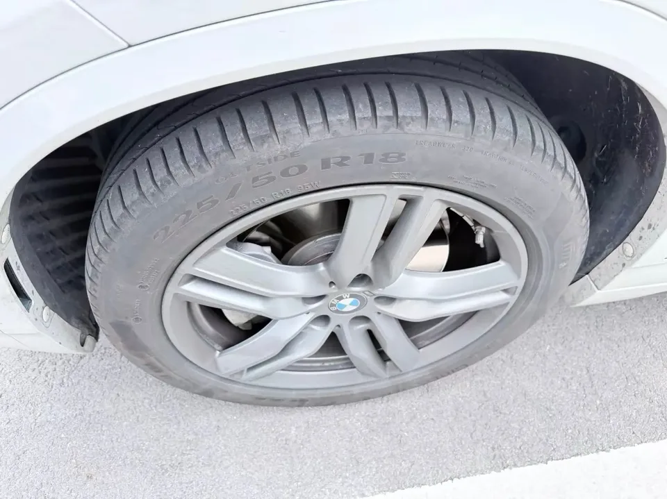 BMW X2 BMW X2 2021 sDrive25i Leading M Off-Road Package 2022 — миниатюра 2