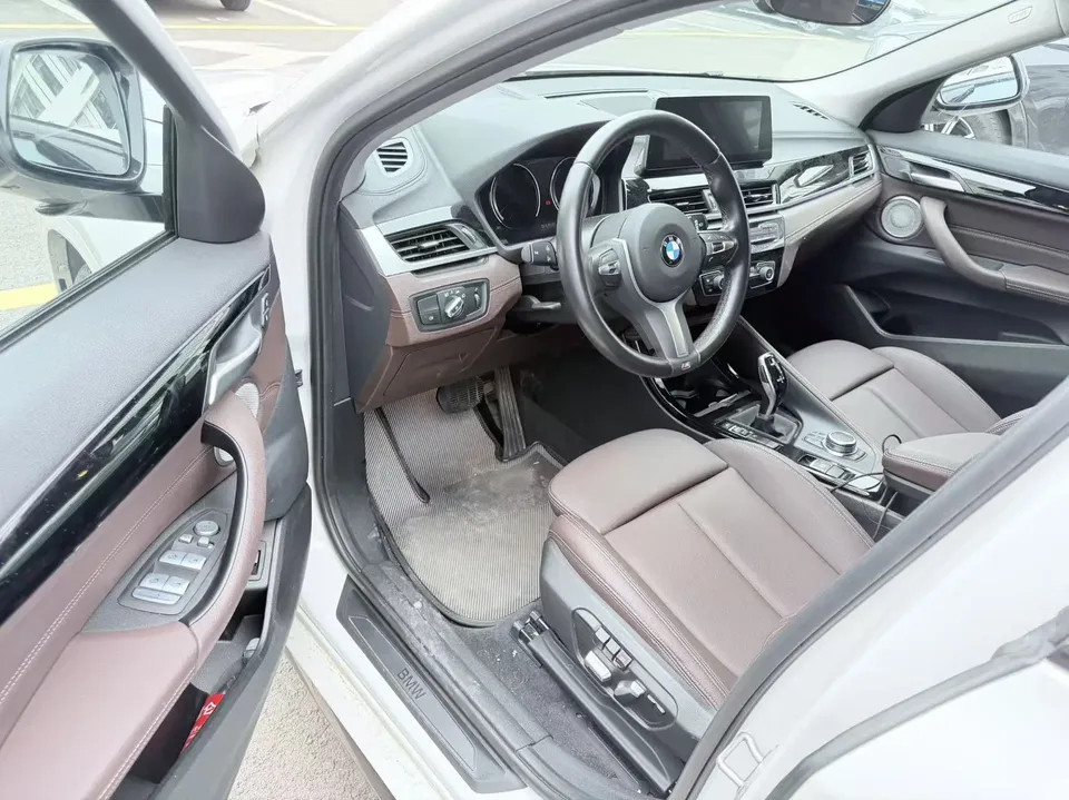 BMW X2 BMW X2 2021 sDrive25i Leading M Off-Road Package 2022 — миниатюра 3