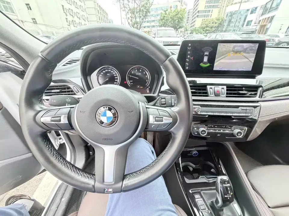 BMW X2 BMW X2 2021 sDrive25i Leading M Off-Road Package 2022 — миниатюра 5
