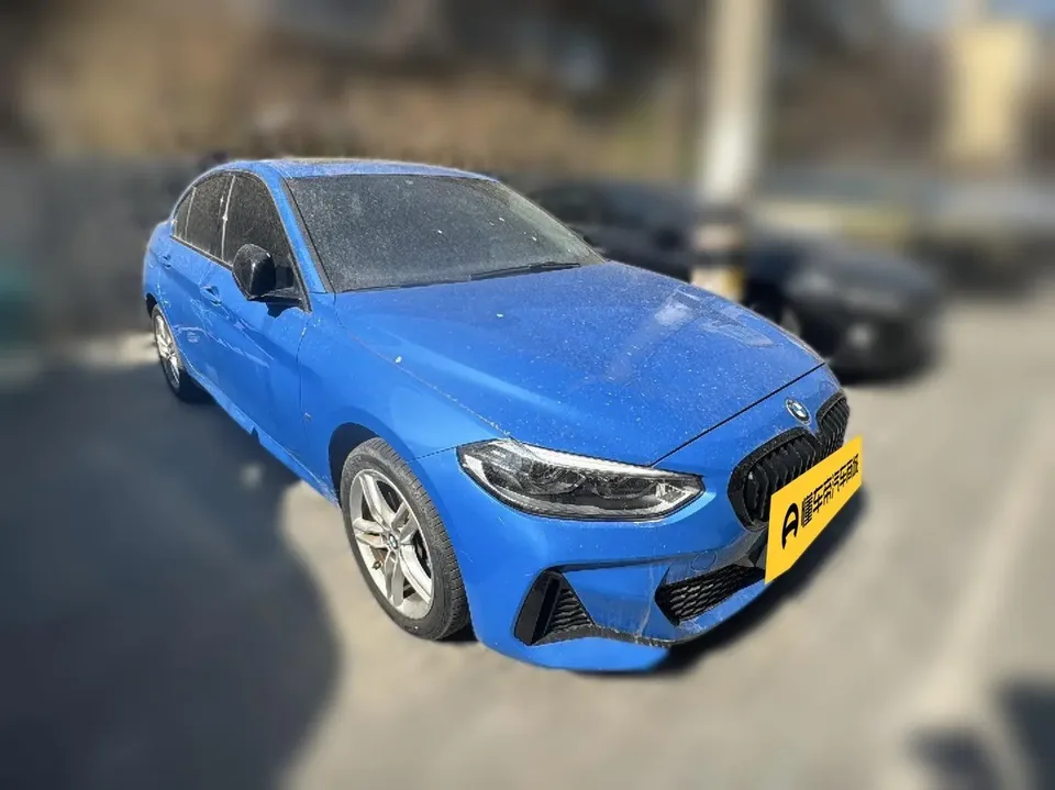 BMW 1 Series BMW 1 Series 2021 120i M Sport Night Edition 2022 — миниатюра 3
