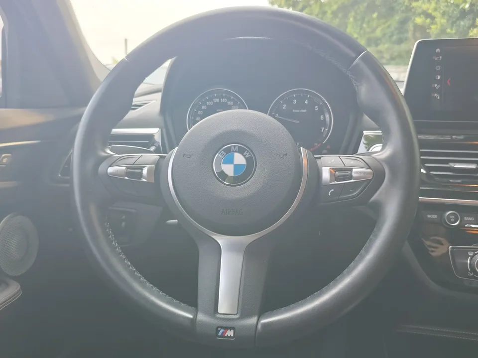 BMW 1 Series BMW 1 Series 2023 120i M Sport Night Edition 2023 — thumbnail 3