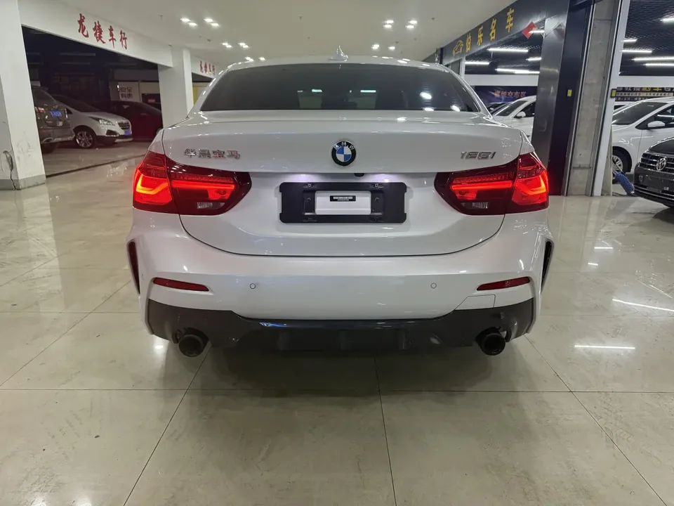 BMW 1 Series BMW 1 Series 2023 120i M Sport Night Edition 2023 — миниатюра 2