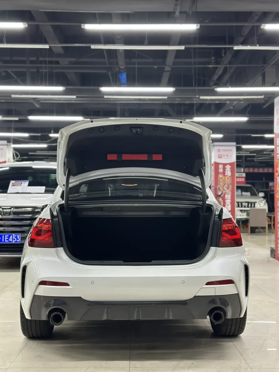 BMW 1 Series BMW 1 Series 2023 120i M Sport Night Edition 2024 — миниатюра 3