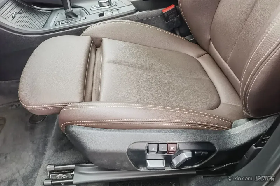 BMW X1 facelift sDrive25Li Leading Edition 2023 — миниатюра 4