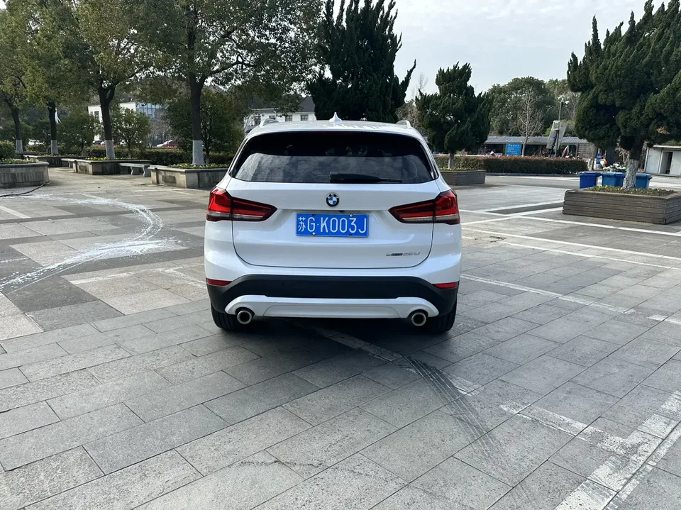 BMW X1 X1 2021 BMW X1 2021 sDrive25Li Leading Edition 2023 — миниатюра 2