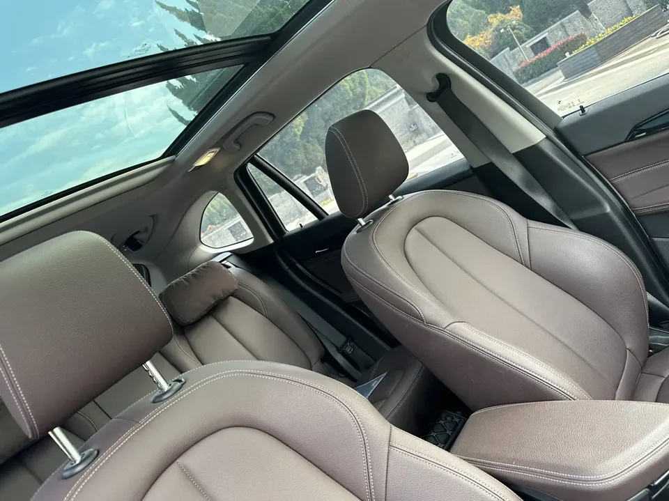 BMW X1 X1 2021 BMW X1 2021 sDrive25Li Leading Edition 2023 — миниатюра 4