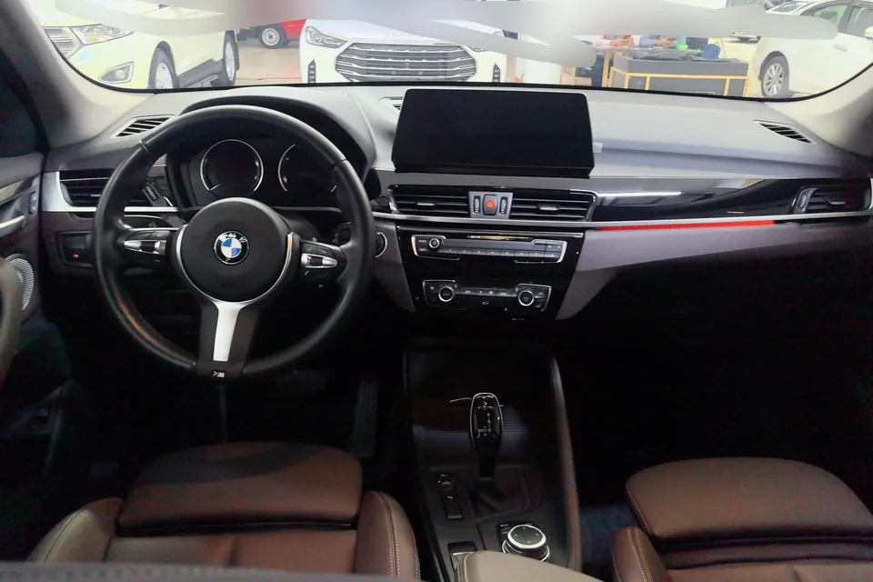 BMW X1 BMW X1 2022 sDrive25Li Leading Edition 2022 — миниатюра 4