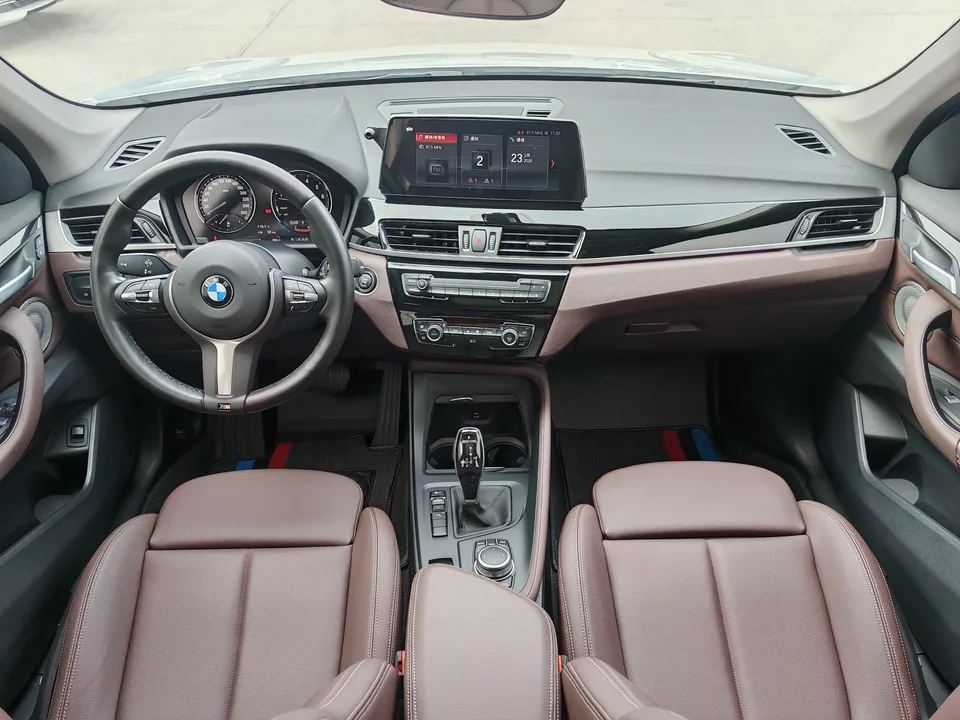 BMW X1 BMW X1 2022 sDrive25Li Leading Edition 2022 — миниатюра 4
