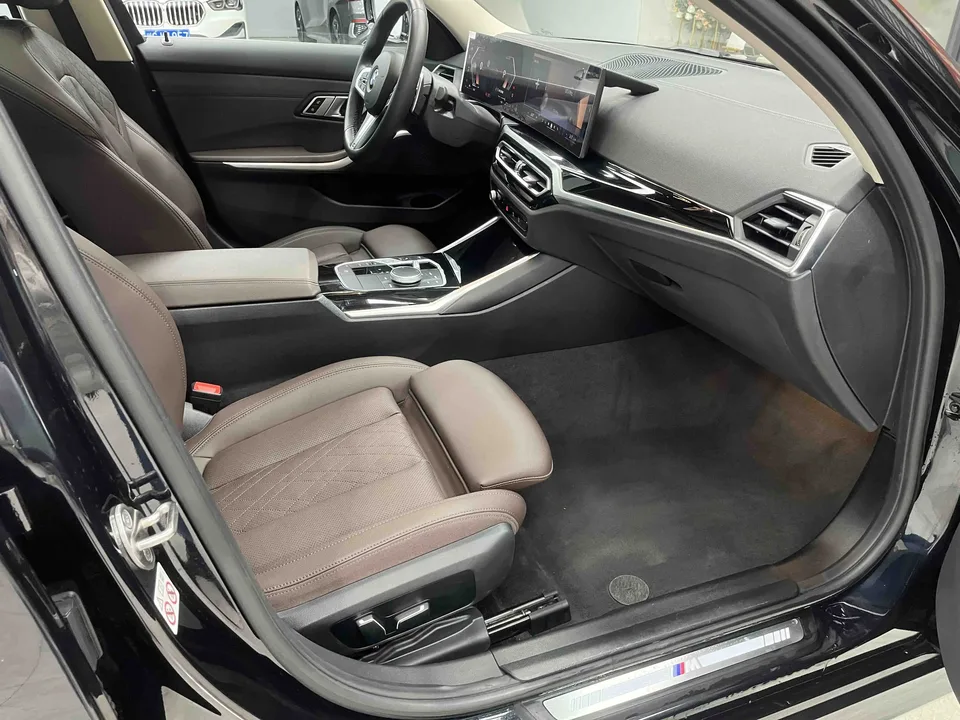 BMW 3 Series 3 Series 2023 BMW 3 Series 2023 320Li M Sport Package 2024 — миниатюра 3