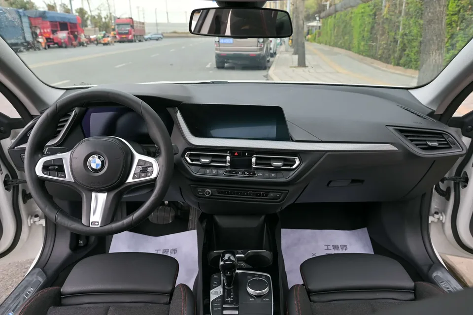 BMW 2 Series 225i Four-Door Coupe M Sport Package 2022 — миниатюра 5