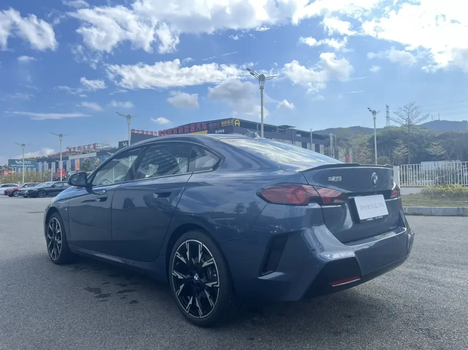 BMW 2 Series 225L M Sport Night Edition 2025 — миниатюра 4