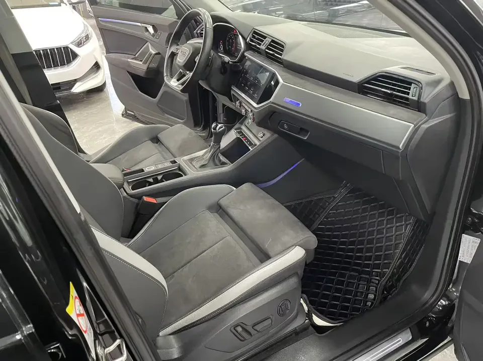 Audi Q3 Audi Q3 2022 35 TFSI Fashionable and Dynamic 2022 — миниатюра 3