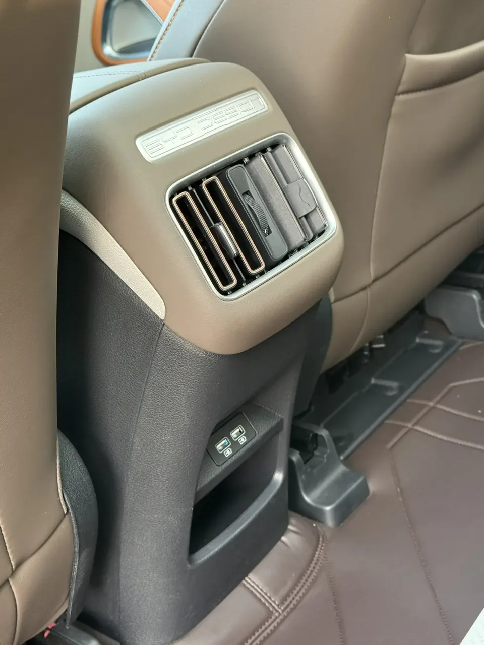 BYD Song Pro DM Song Pro DM 2022 DM-i 110km Flagship Pro 2023 — миниатюра 3