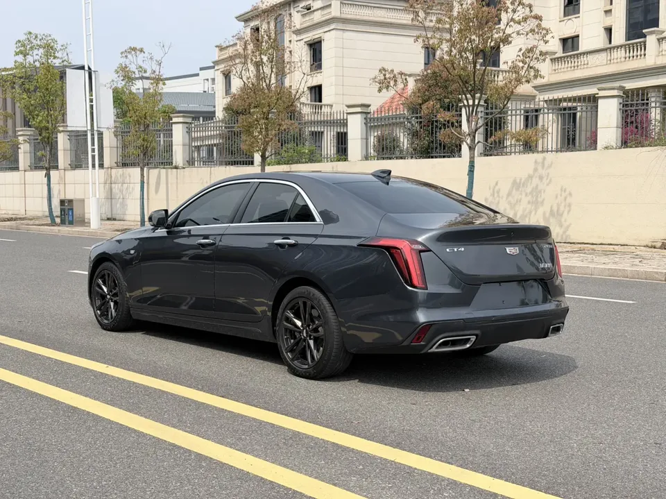 Cadillac CT4 28T luxury model 2022 — миниатюра 4