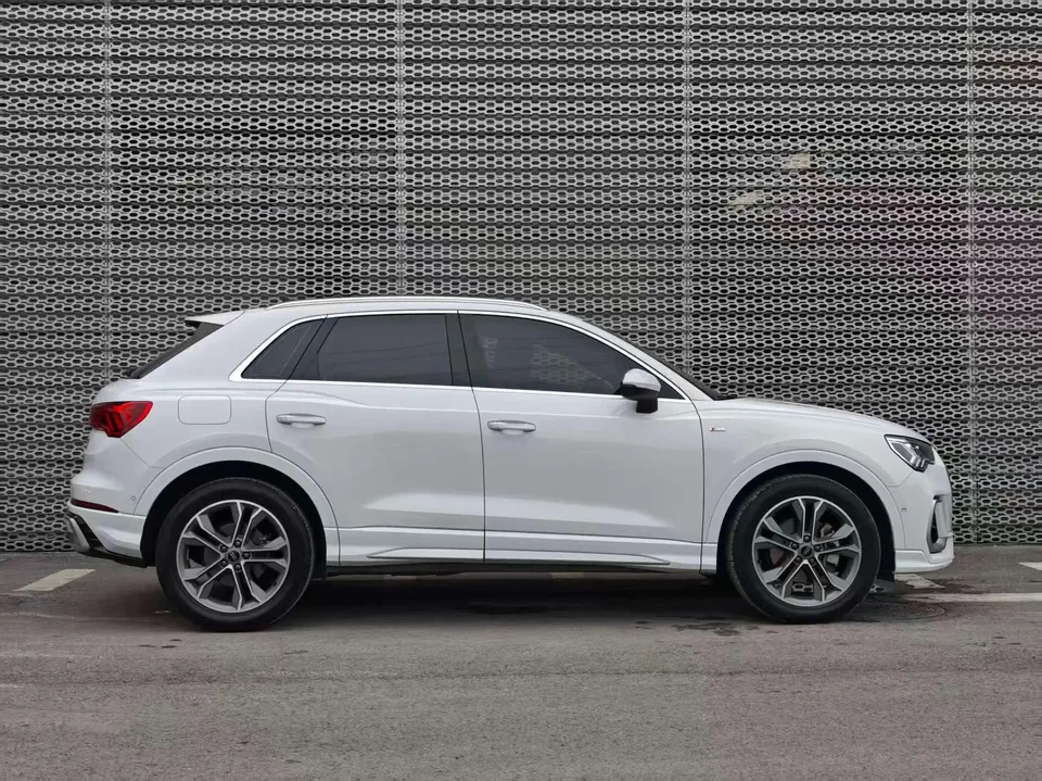 Audi Q3 Audi Q3 2024 40 TFSI Fashion Dynamic Edition 2024 — миниатюра 2