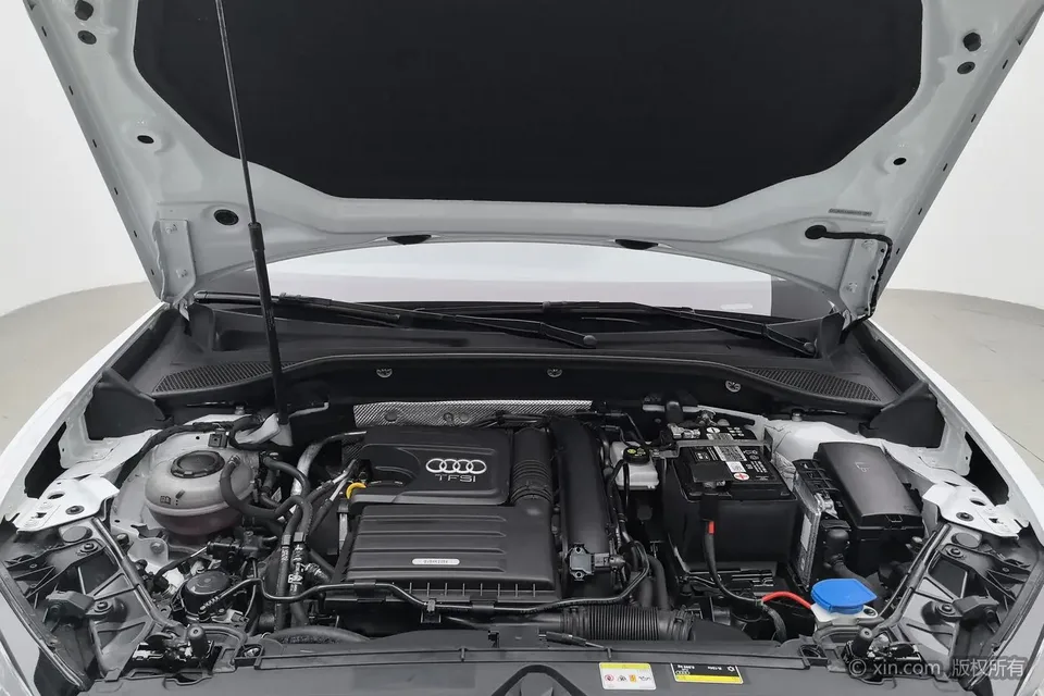 Audi Q2L Audi Q2L 2022 35 TFSI Fashion Dynamic Edition 2023 — миниатюра 2