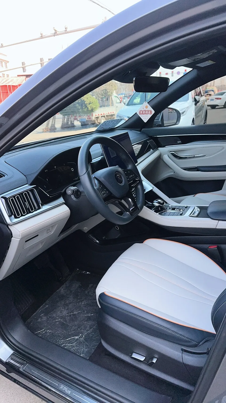 BYD Song PLUS DM DM-i 110KM 2WD flagship model 2022 — миниатюра 5