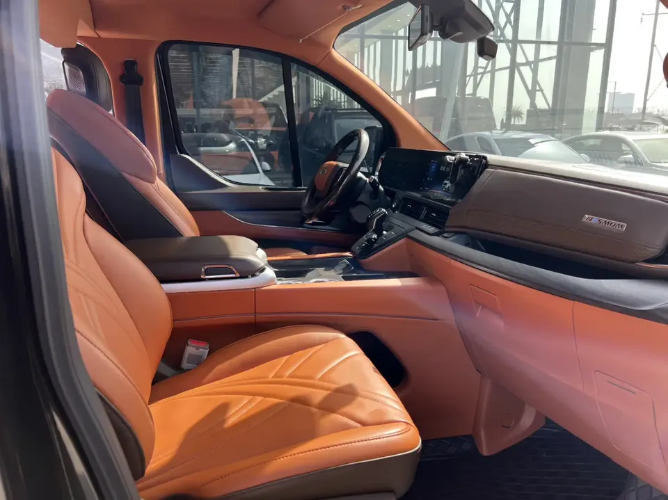 Watsonwell Ford Black Knight 2.0T Automatic Front-wheel Drive 7-seater Original Customized Edition 2024 — миниатюра 4