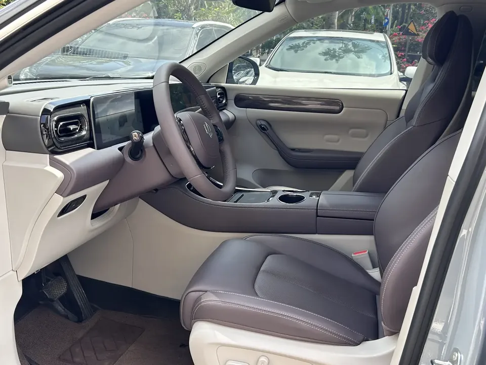 Leapmotor Zero running C11 Extended Range 300 Smart Edition 2024 — миниатюра 5