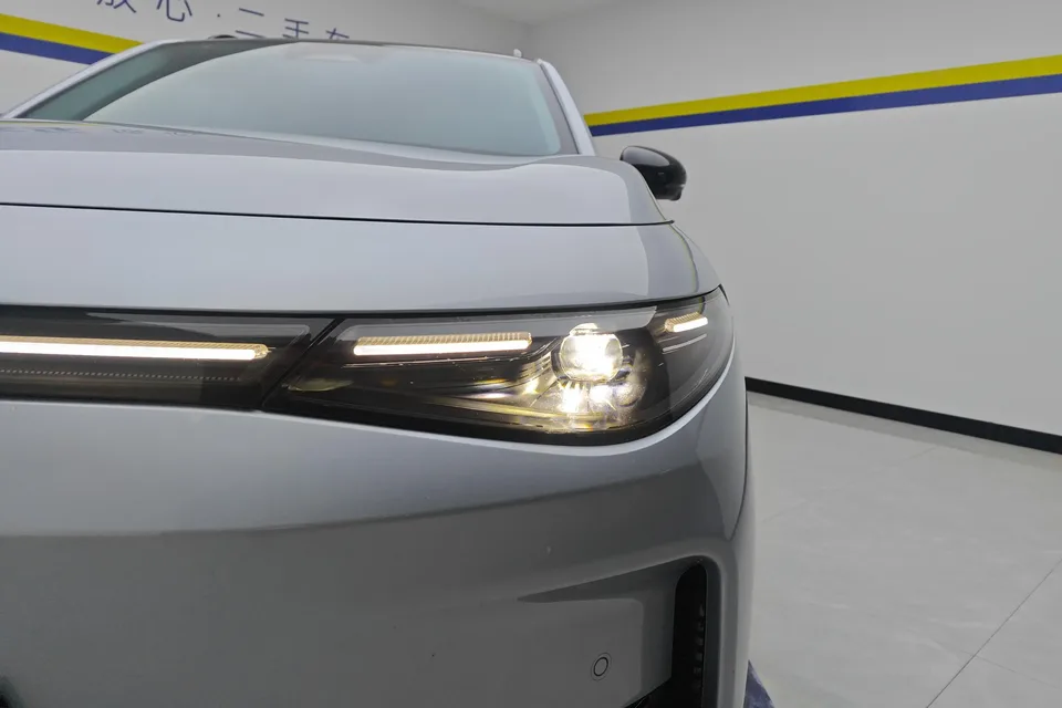 Leapmotor C16 Extended Range 200 Premium Edition 2025 — миниатюра 2