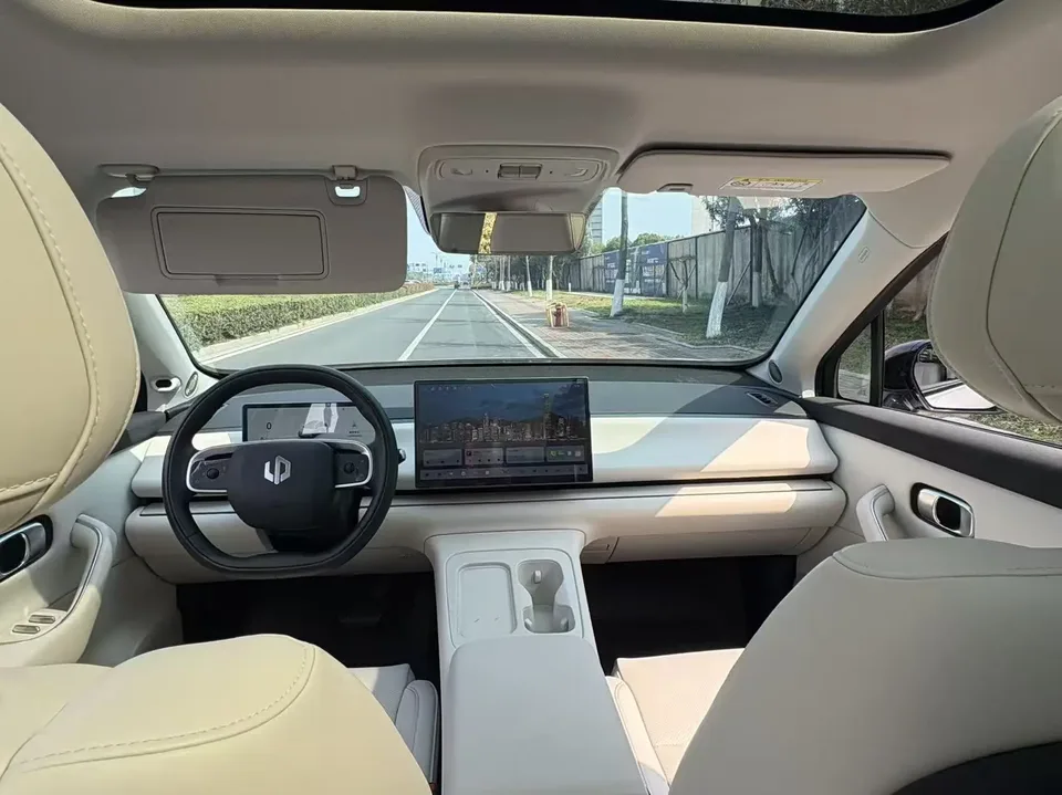 Leapmotor C16 Extended Range 200 Premium Edition 2024 — миниатюра 2