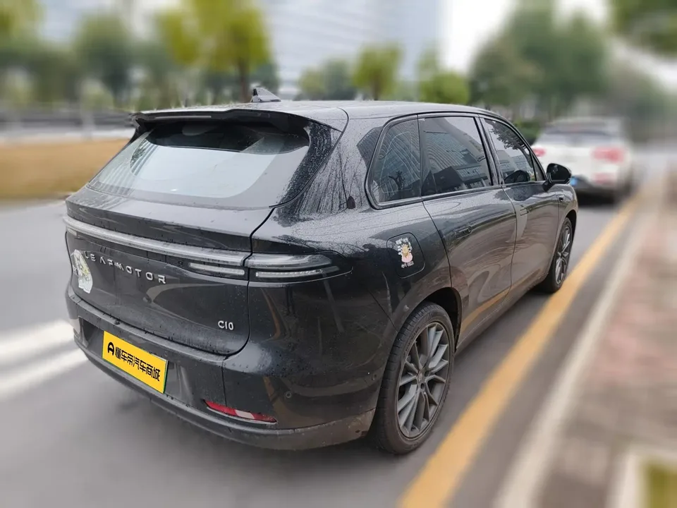 Leapmotor Zero running C10 Extended Range 210 Intelligent Edition 2025 — миниатюра 4