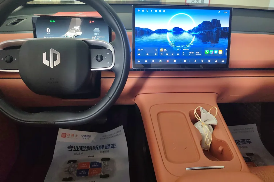 Leapmotor Zero running C10 Pure Electric 530 LiDAR Edition 2024 — миниатюра 4