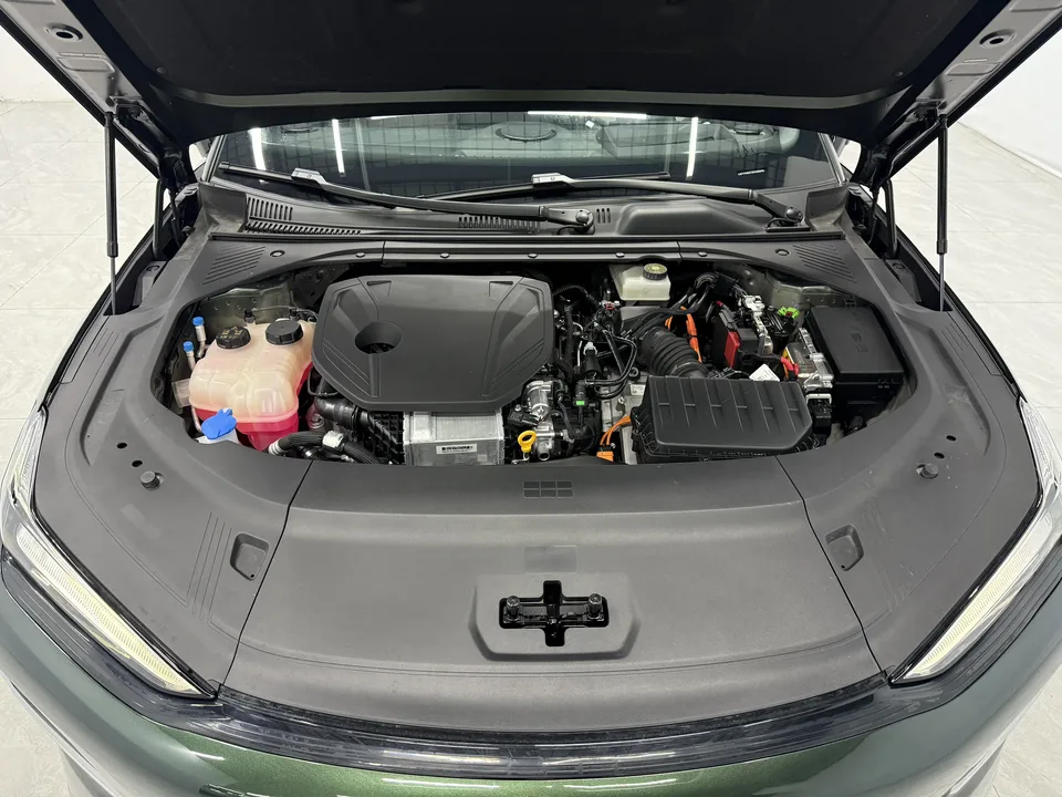 Geely Galaxy Star 8 PHEV 130km EM-P Starship Edition 2025 — миниатюра 4