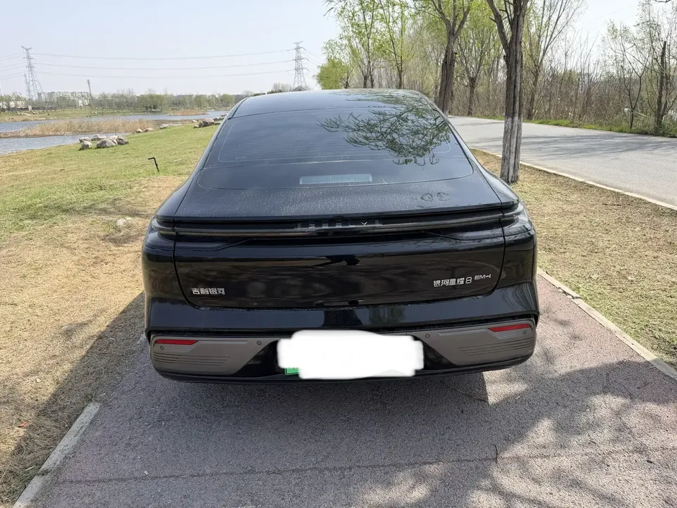 Geely Galaxy Star 8 PHEV Galaxy Star 8 PHEV 2025 130km EM-i Premium Edition 2026 — thumbnail 2