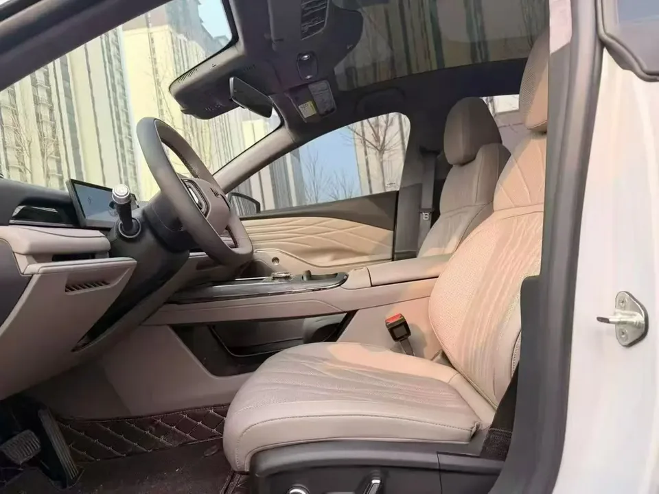 Geely Galaxy Star 8 PHEV 130km EM-i Premium Edition 2025 — миниатюра 5