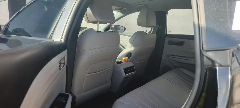 Geely Galaxy Star 8 PHEV 130km EM-i Premium Edition 2025 — миниатюра 5