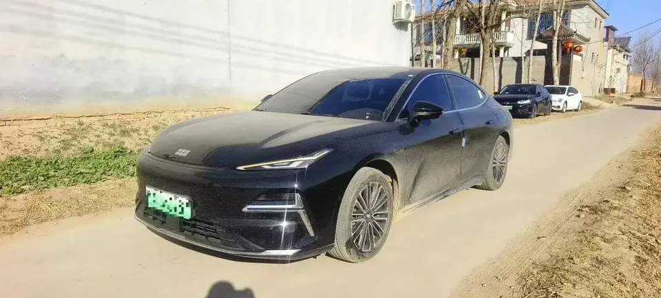 Geely Galaxy Star 8 PHEV 2025