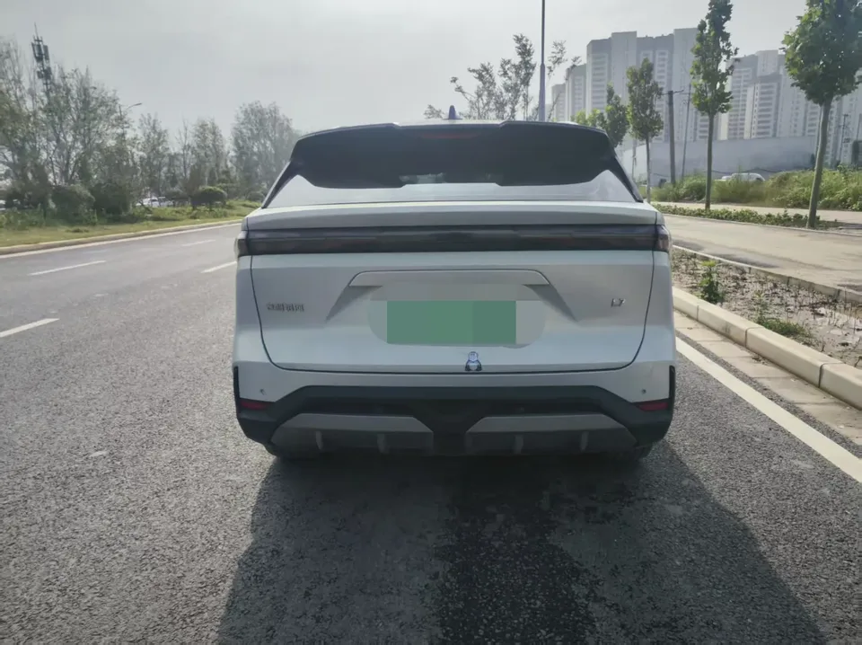 Geely Galaxy L7 1.5T DHT 115km Starship Dragon Edition 2024 — миниатюра 2