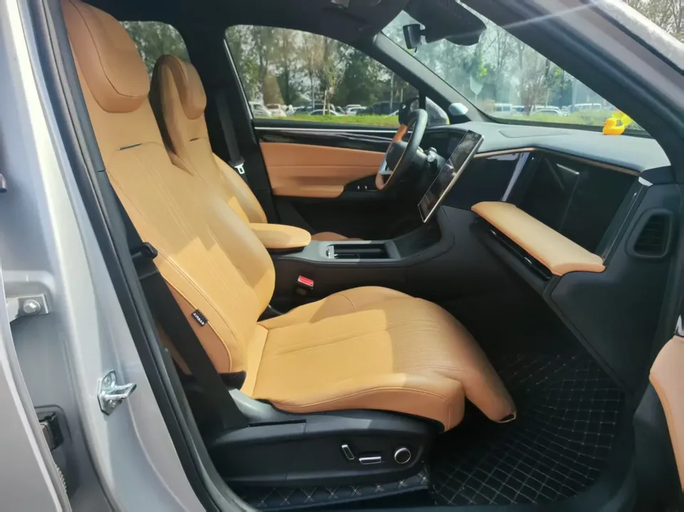 Geely Galaxy L7 1.5T DHT 115km Starship Dragon Edition 2024 — миниатюра 3