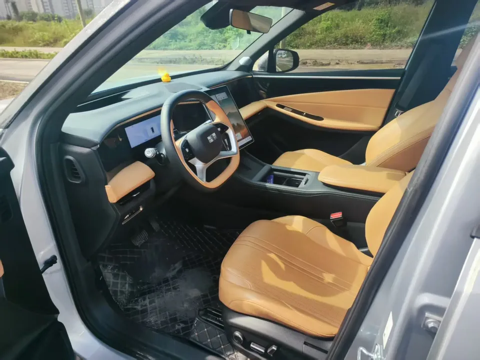Geely Galaxy L7 1.5T DHT 115km Starship Dragon Edition 2024 — миниатюра 5