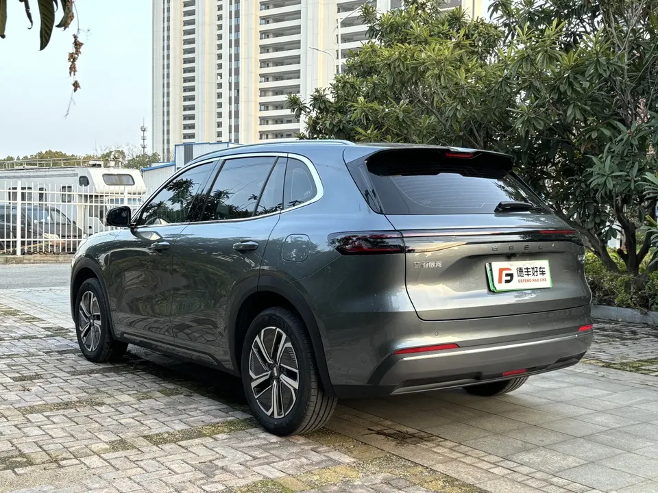 Geely Galaxy Starship 7 EM-i Galaxy Starship 7 EM-i 2025 120KM Exploration+ Edition 2025 — миниатюра 2