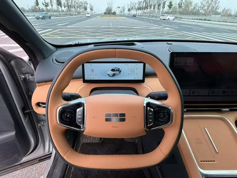 Geely Galaxy Starship 7 EM-i Galaxy Starship 7 EM-i 2025 120KM Exploration+ Edition 2024 — миниатюра 5