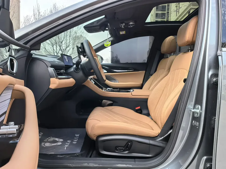 Geely Galaxy A7 PHEV 150km Explorer+ Edition 2025 — миниатюра 3