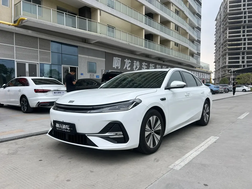 Geely Galaxy A7 PHEV 2025