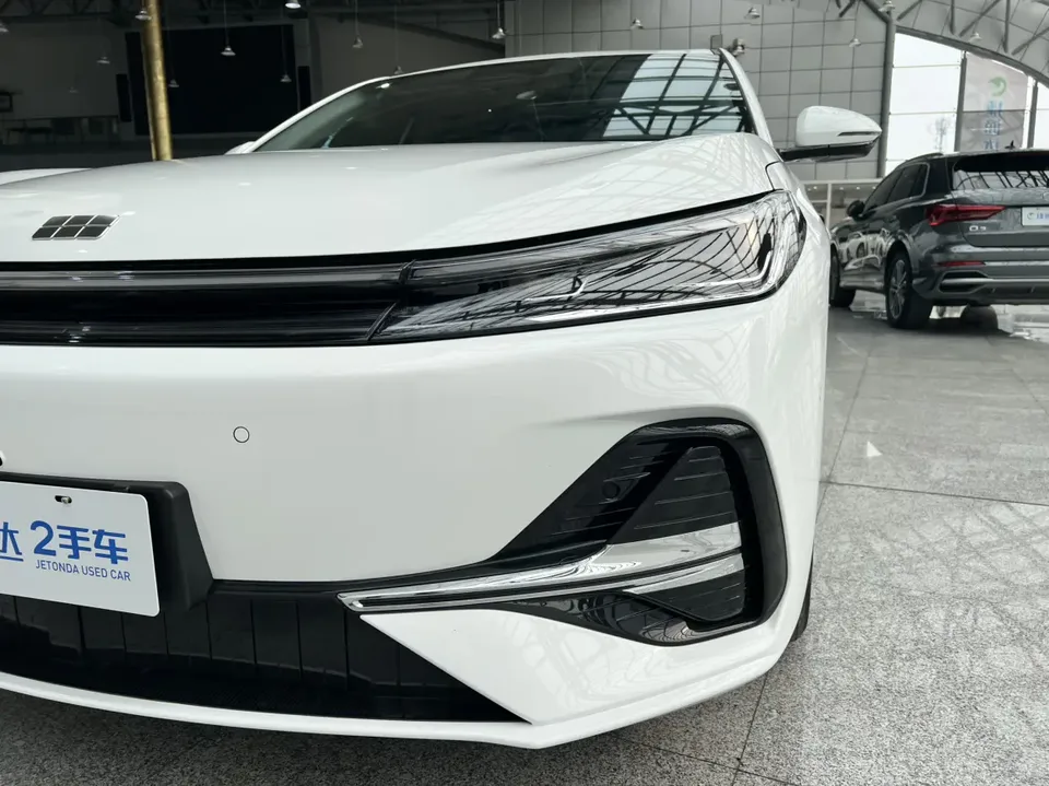 Geely Galaxy A7 PHEV 150km Explorer+ Edition 2025 — миниатюра 3