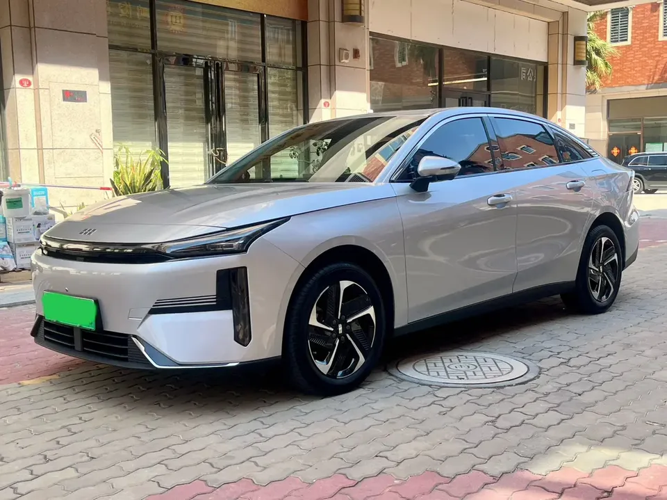 Geely Galaxy L6 2025