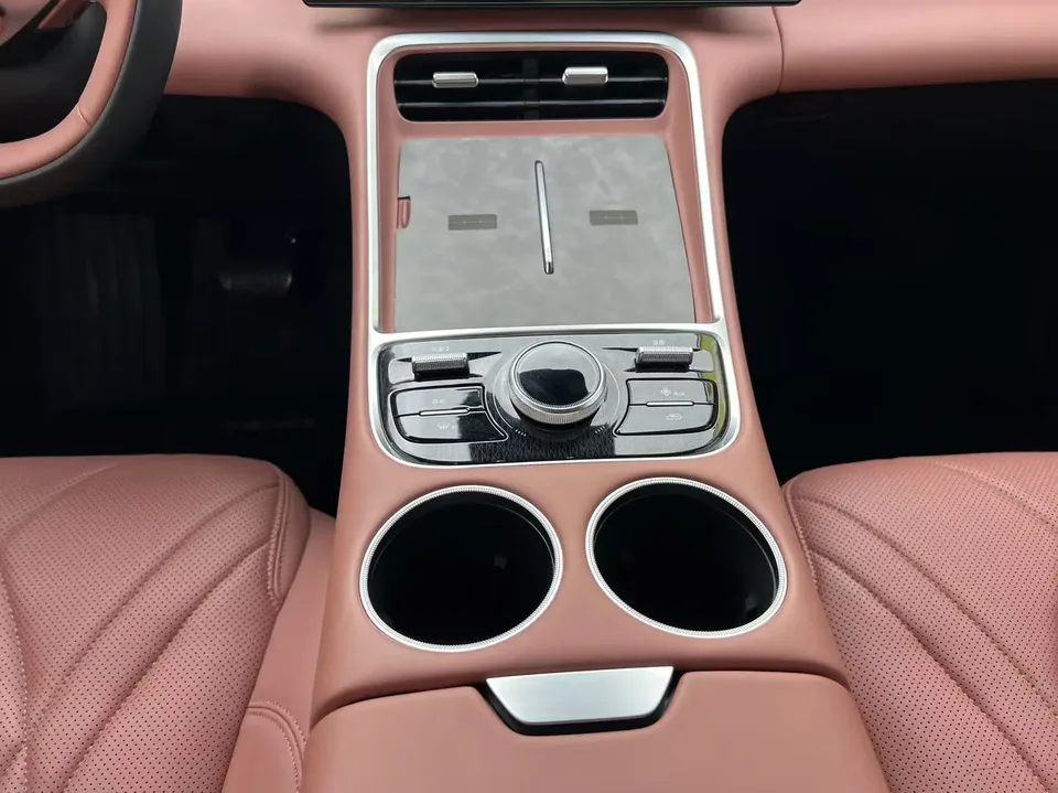 Geely Galaxy L6 1.5 EM-i DHT 140KM Exploration+ Edition 2025 — миниатюра 3