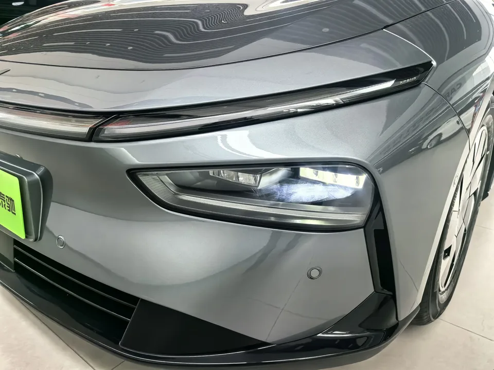 XPeng P7+ long-range Max 2025 — миниатюра 2