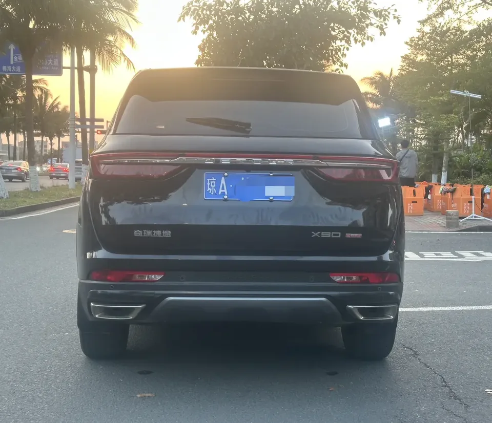 Jetour Jietu X90 PLUS facelift 1.6TD DCT villa 2023 — миниатюра 2