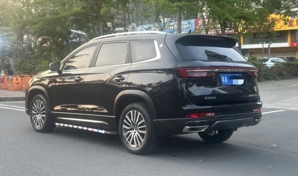 Jetour Jietu X90 PLUS facelift 1.6TD DCT villa 2023 — миниатюра 4