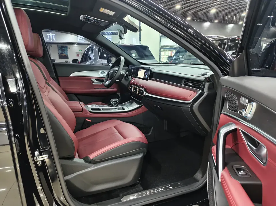Jetour Jietu X70 PLUS Champion Edition 1.5T DCT Champion MAX 5 Seaters 2025 — миниатюра 2