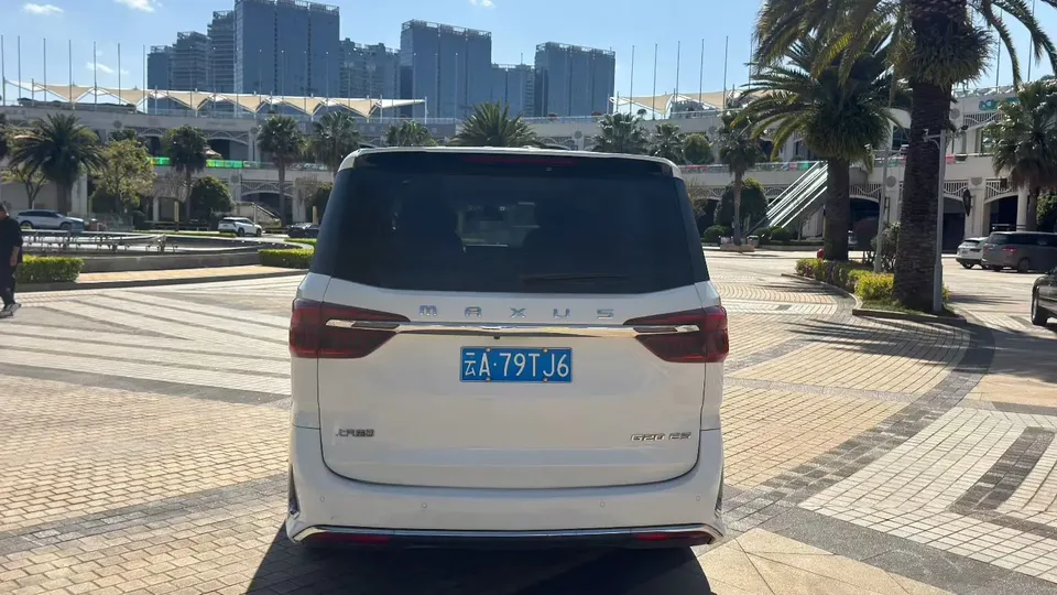 Datong Maxus G20 facelift ES 2.0T gasoline automatic value travel version 2023 — миниатюра 2