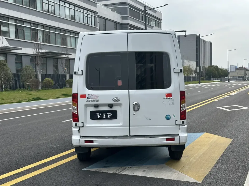 Datong Xintu V80 Xintu V80 2022 2.0T 6-speed manual classic Aoyuntong center axis center top 6/7/8/9 seats 127Ps 2022 — thumbnail 2