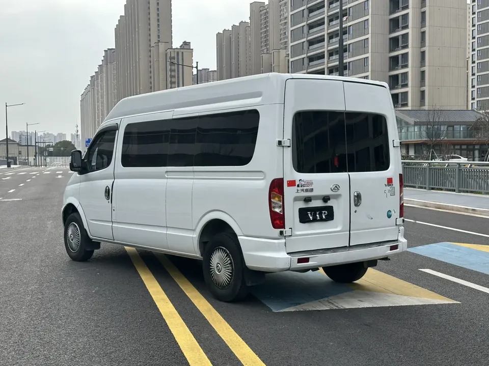 Datong Xintu V80 Xintu V80 2022 2.0T 6-speed manual classic Aoyuntong center axis center top 6/7/8/9 seats 127Ps 2022 — thumbnail 4