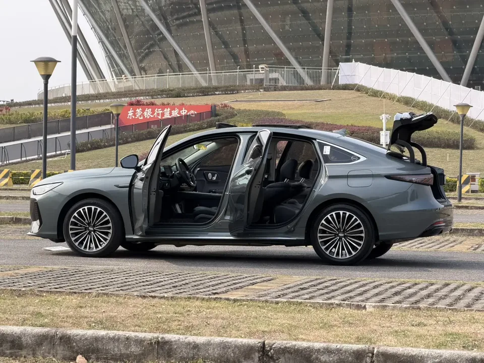 Chery Fengyun A8L Fengyun A8L 2025 145km Luxury Model 2024 — миниатюра 4